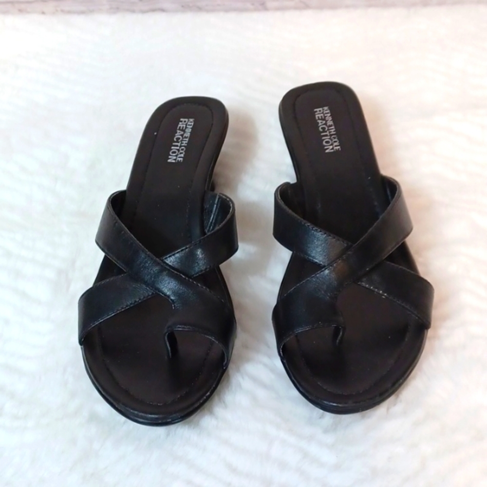 Kenneth Cole‎ Reaction Leather  Black Kitten Pumps Shoes New   7M
